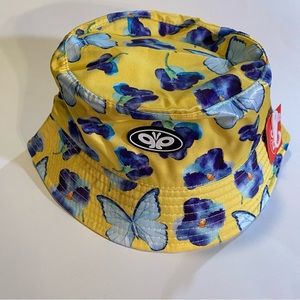 Petals & Peacocks yellow butterflies and flowers bucket hat,satin fabric O/S,NWT